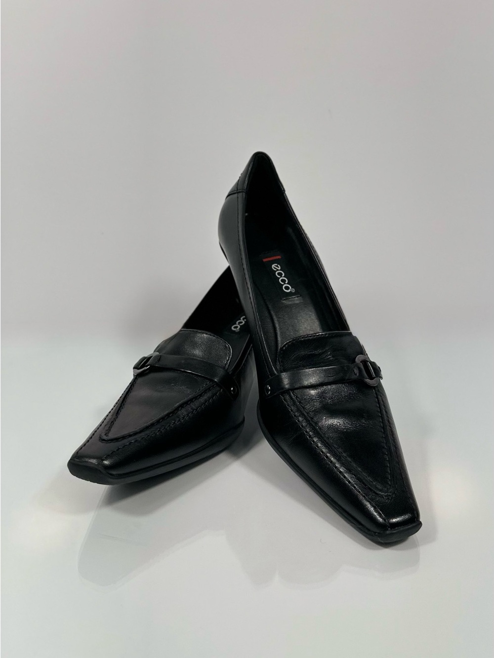 ECCO Black Leather Square Toe Loafer Pumps Chunky Heel Hardware Size 37 / 6-6.5